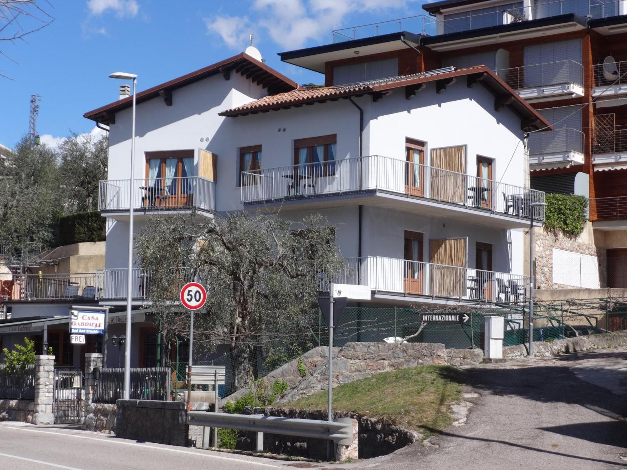 B&B Casa Gabriele มัลเชซิเน ภายนอก รูปภาพ